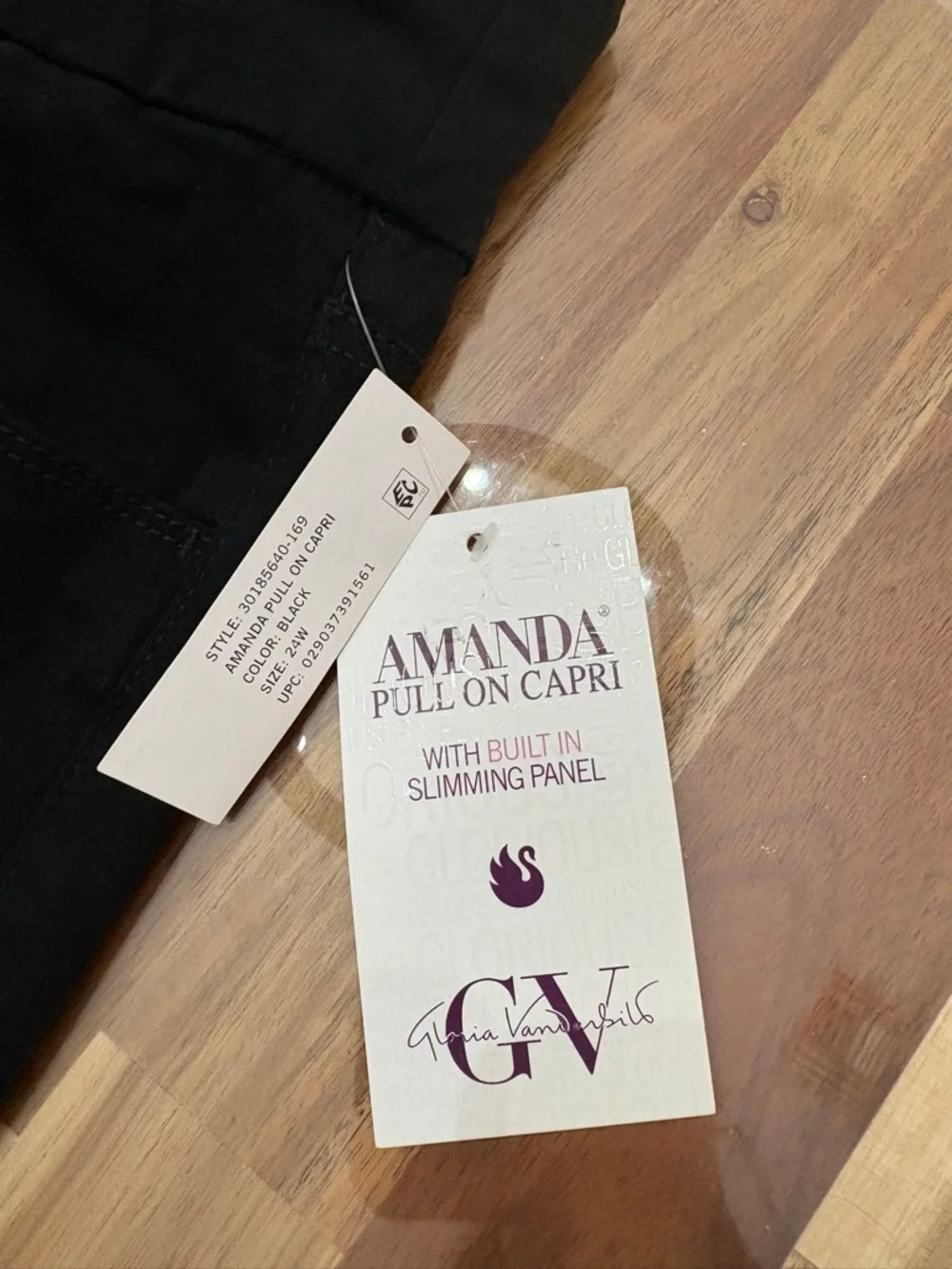 NWT Plus Size 24W Gloria Vanderbilt Black Pull Up Capri Ponte Knee Length Shorts